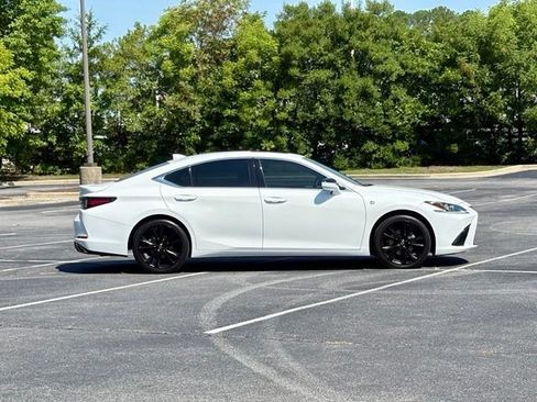 Used 2022 Lexus ES 350 F Sport w/ Accessory Package FWD image 9