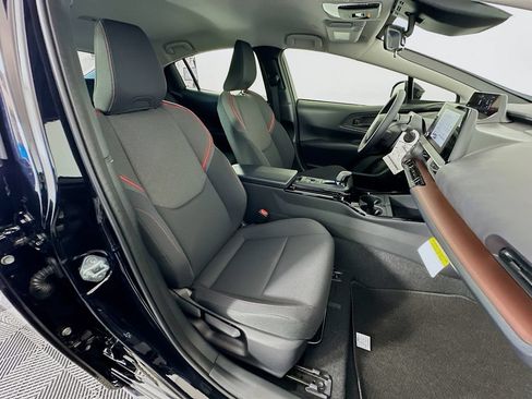 Used 2026 Toyota Prius Plug-In Hybrid FWD image 26