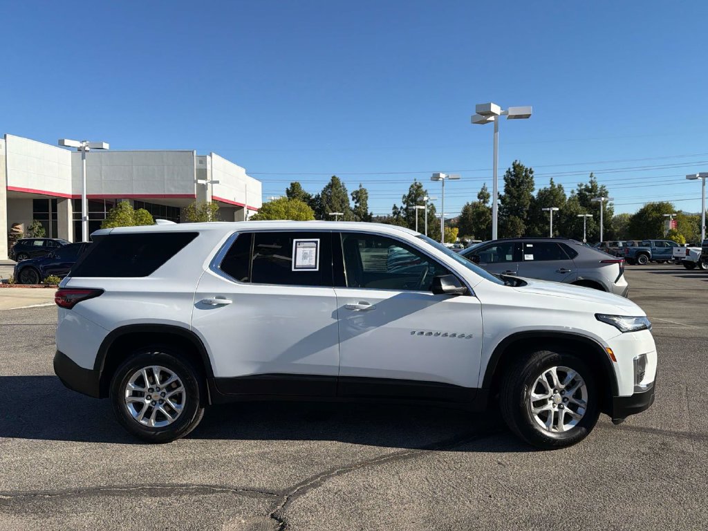 Used 2023 Chevrolet Traverse LS FWD image 3
