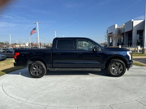 Used 2024 Ford F150 Lightning Lariat image 11