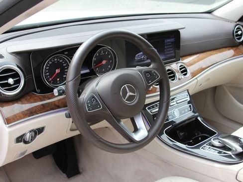 Used 2017 Mercedes-Benz E 300 4MATIC image 20