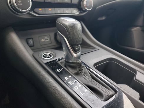 Used 2024 Nissan Sentra S FWD image 30
