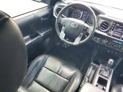 Used 2020 Toyota Tacoma Limited AWD/4WD image 15