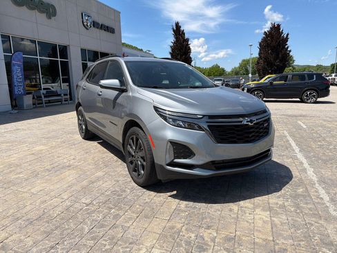 Used 2023 Chevrolet Equinox RS w/ RS Leather Package AWD/4WD image 2