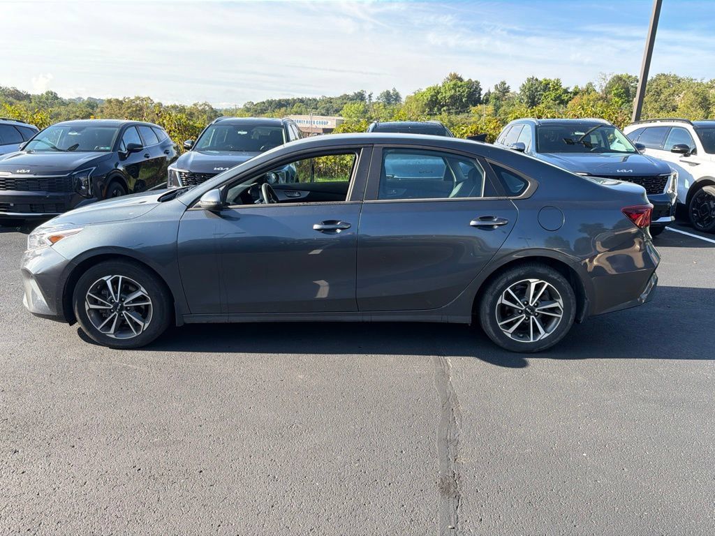 Certified 2023 Kia Forte LXS w/ LXS Technology Package FWD image 4