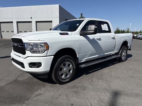 Used 2024 RAM 2500 Big Horn w/ Sport Appearance Package image 5