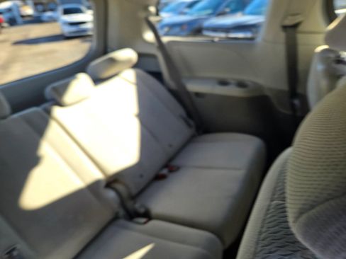 Used 2013 Toyota Sienna LE image 56