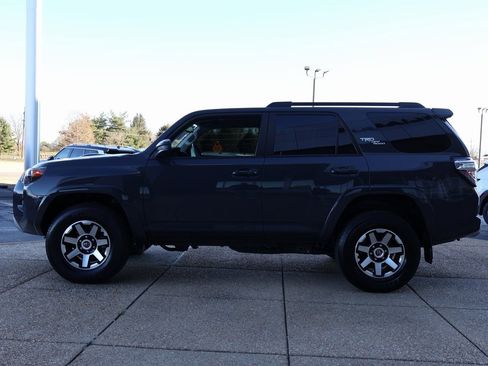 Used 2024 Toyota 4Runner TRD Off-Road image 3