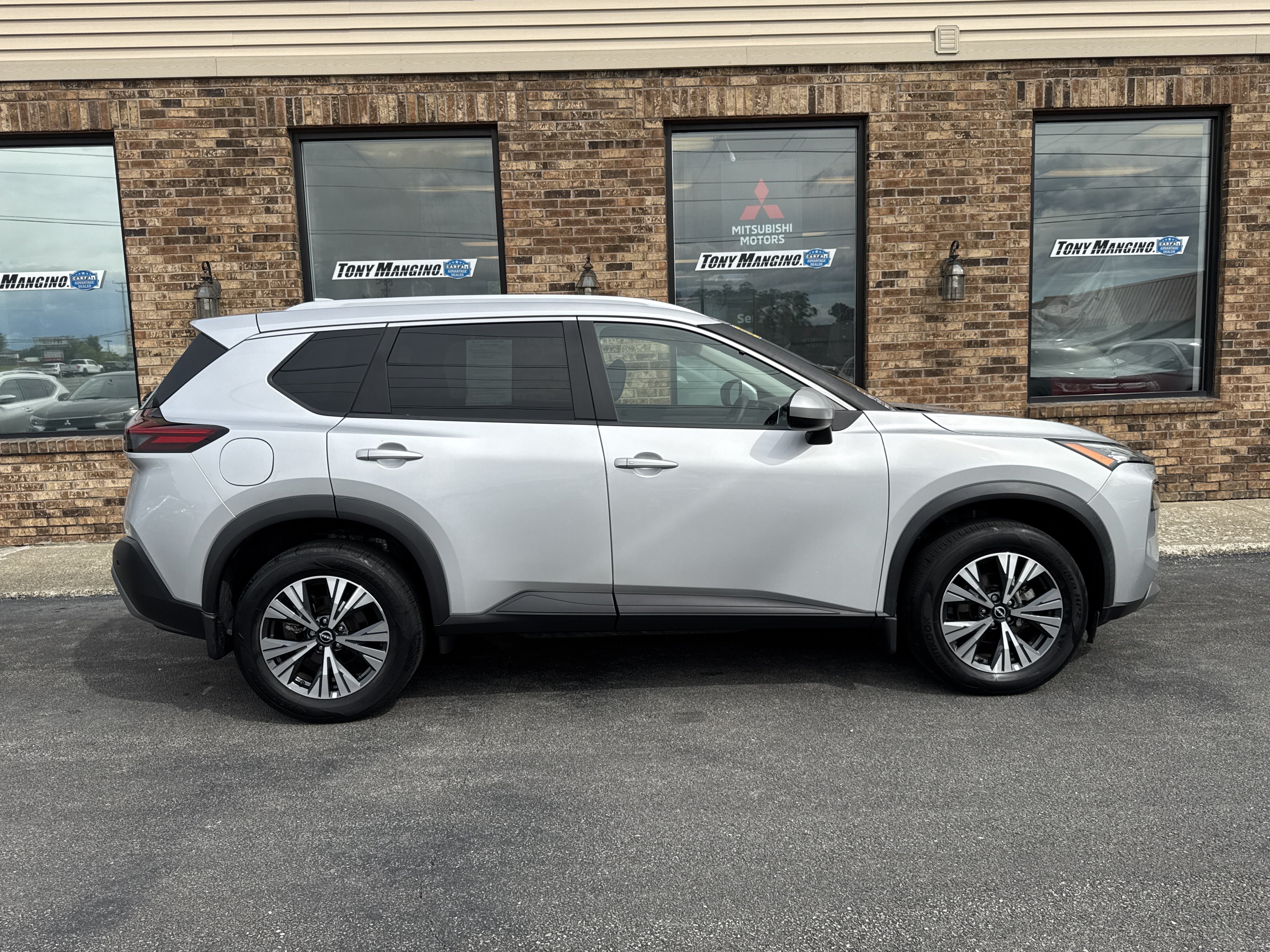 Used 2023 Nissan Rogue SV w/ SV Premium B Package AWD/4WD image 9