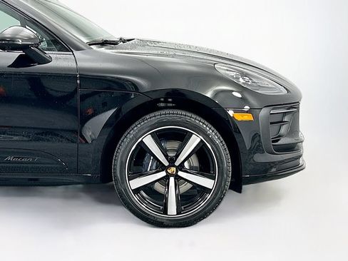 Used 2026 Porsche Macan AWD/4WD image 11