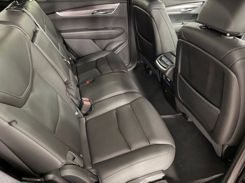 Certified 2025 Cadillac XT6 Luxury FWD image 47