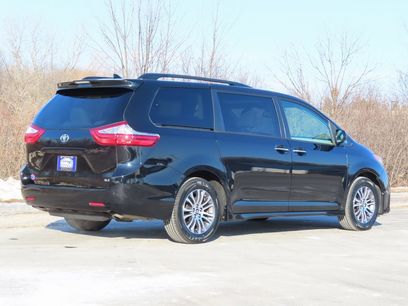 Used 2019 Toyota Sienna XLE w/ XLE Navigation Package
