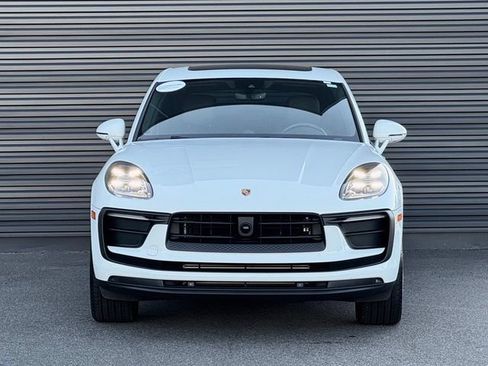 Used 2026 Porsche Macan AWD/4WD image 10