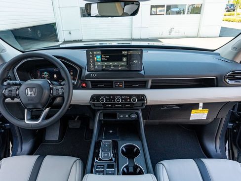New 2026 Honda Pilot Touring image 19