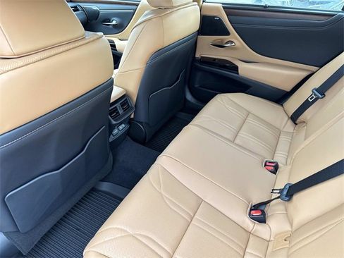 New 2025 Lexus ES 350 Ultra Luxury image 14