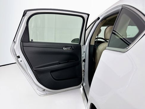 Used 2013 Chevrolet Impala LTZ image 24