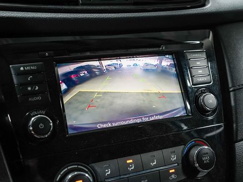 Used 2018 Nissan Rogue S FWD image 25