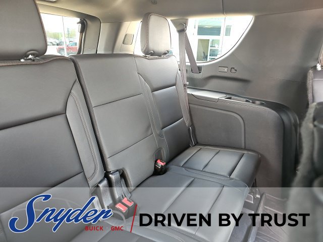 Used 2023 Chevrolet Suburban High Country AWD/4WD image 41