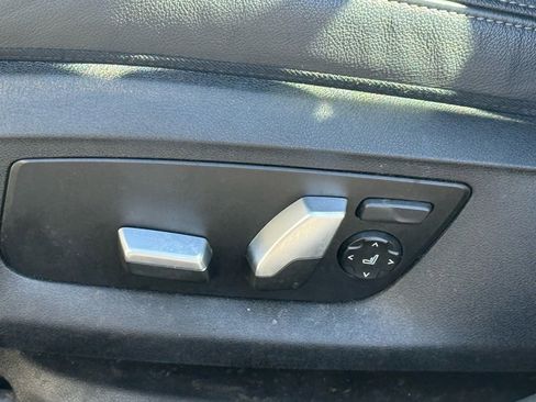 Used 2022 BMW 540i w/ M Sport Package image 22