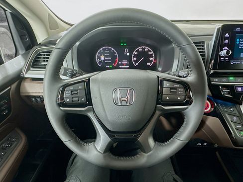New 2026 Honda Odyssey Touring image 11