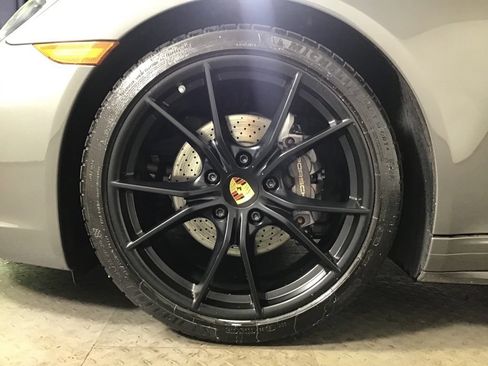 Certified 2017 Porsche 911 Carrera 4 AWD/4WD image 11