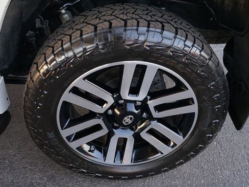 Used 2019 Toyota 4Runner Limited AWD/4WD image 25