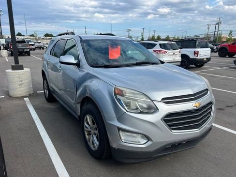 Used 2017 Chevrolet Equinox LT w/ Convenience Package FWD image 3