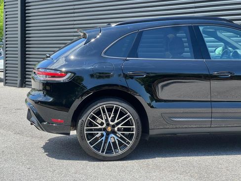 Certified 2025 Porsche Macan image 11