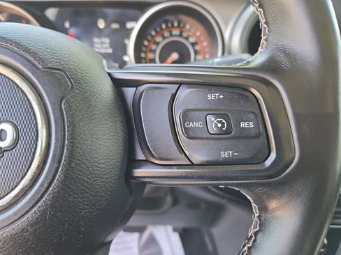 Used 2021 Jeep Gladiator Sport image 33