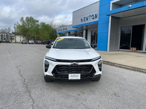 New 2026 Chevrolet Trax ACTIV image 2