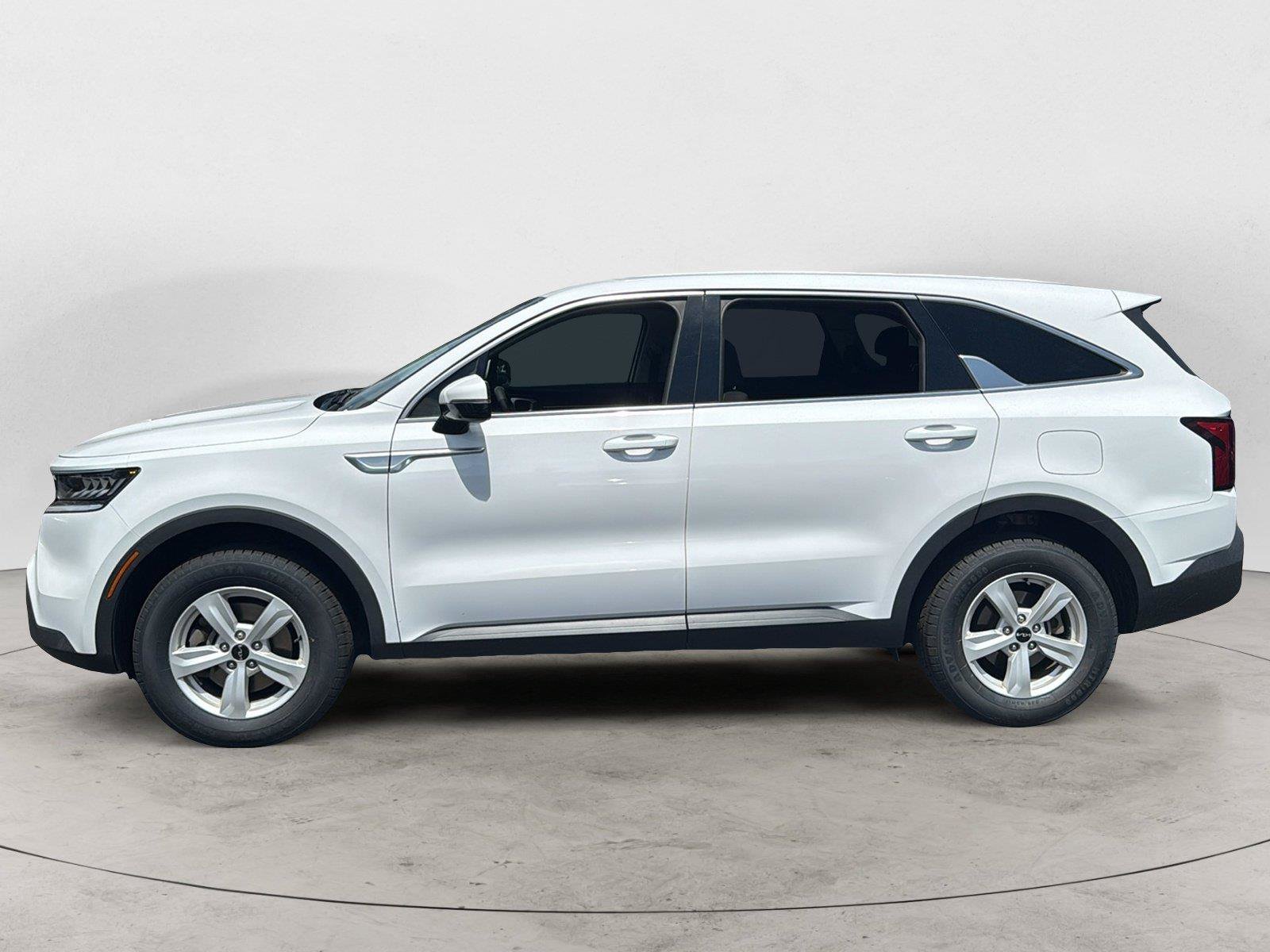 Used 2022 Kia Sorento LX AWD/4WD image 3