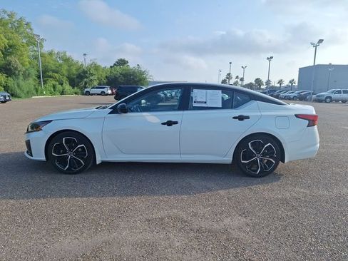 Used 2024 Nissan Altima 2.5 SR FWD image 4
