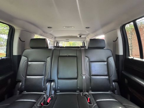 Used 2017 Chevrolet Suburban LT image 15