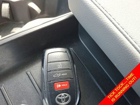 Used 2023 Toyota Tundra Limited AWD/4WD image 18