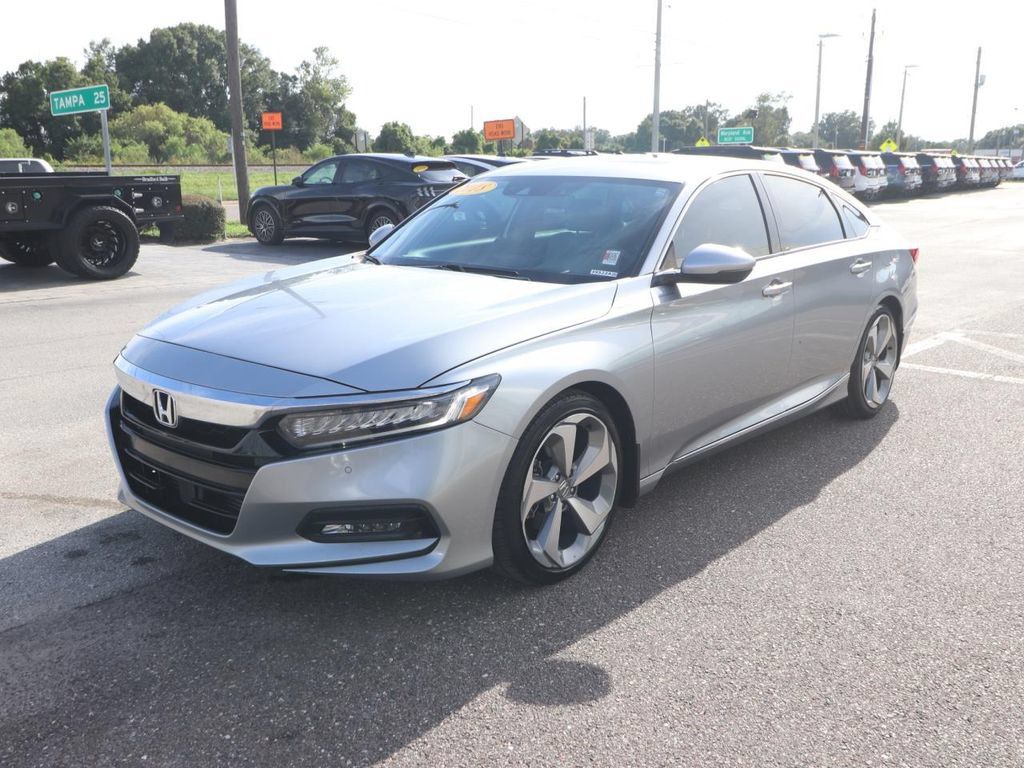Used 2018 Honda Accord Touring image 3