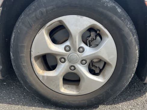 Used 2017 Chrysler Pacifica Touring-L Plus image 12