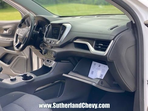 Used 2024 GMC Terrain SLE AWD/4WD image 19