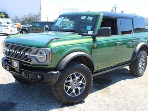Used 2025 Ford Bronco Badlands AWD/4WD image 12
