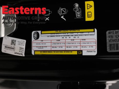 Used 2023 Jeep Wrangler Unlimited w/ Cold Weather Group AWD/4WD image 35