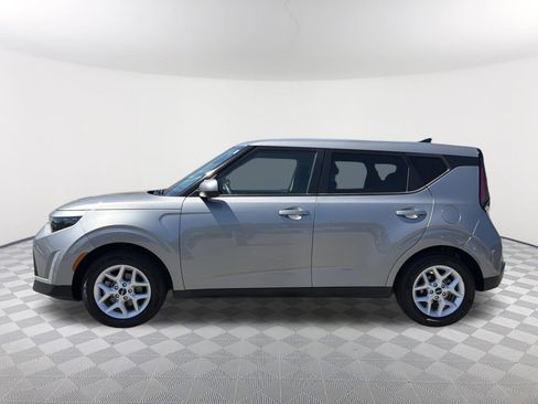 Used 2024 Kia Soul LX w/ Option Group 015 FWD image 12