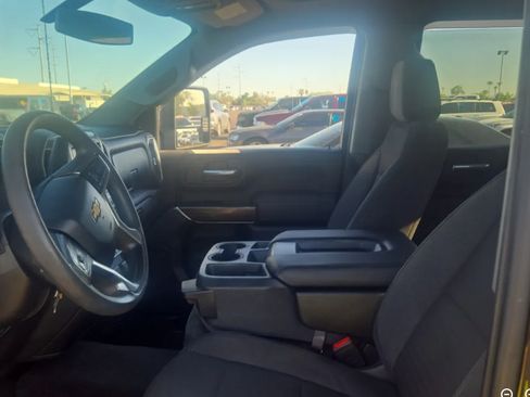 Used 2020 Chevrolet Silverado 3500 LT AWD/4WD image 5