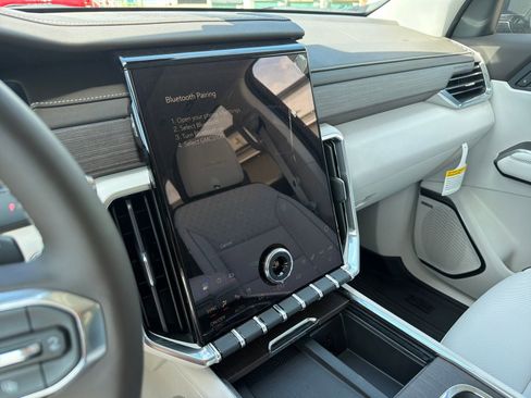 New 2026 GMC Acadia Denali w/ Super Cruise Package FWD image 23