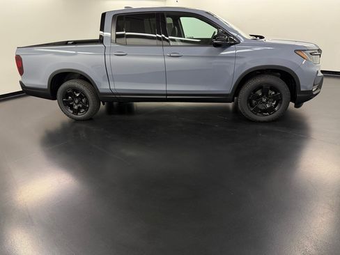 New 2026 Honda Ridgeline Black Edition image 8