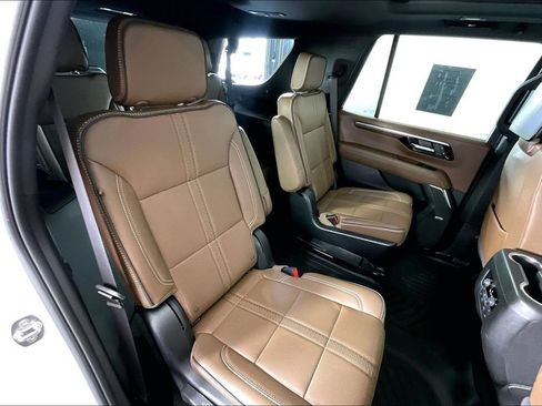 Used 2025 Chevrolet Tahoe High Country AWD/4WD image 38