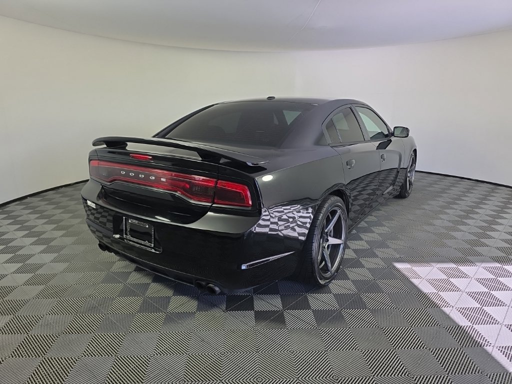 Used 2014 Dodge Charger R/T RWD image 5
