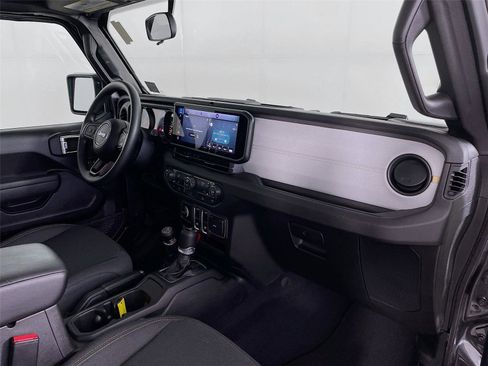 Used 2026 Jeep Wrangler Sport AWD/4WD image 31