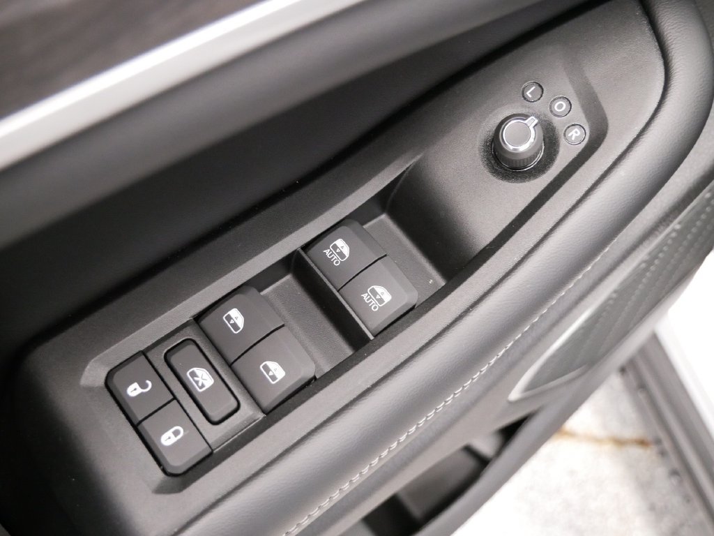 New 2026 Jeep Grand Cherokee Limited w/ Limited Altitude Package AWD/4WD image 19