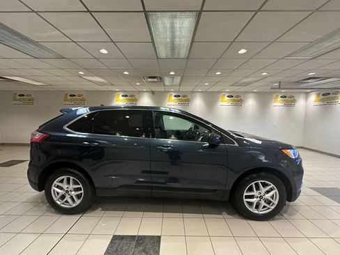 Used 2024 Ford Edge SEL w/ Convenience Package AWD/4WD image 3