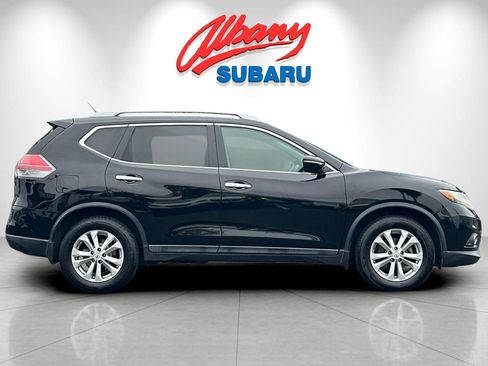 Used 2015 Nissan Rogue SV FWD image 3