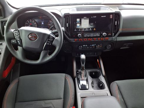 Used 2025 Nissan Frontier Pro-X w/ Pro Convenience Package RWD image 13